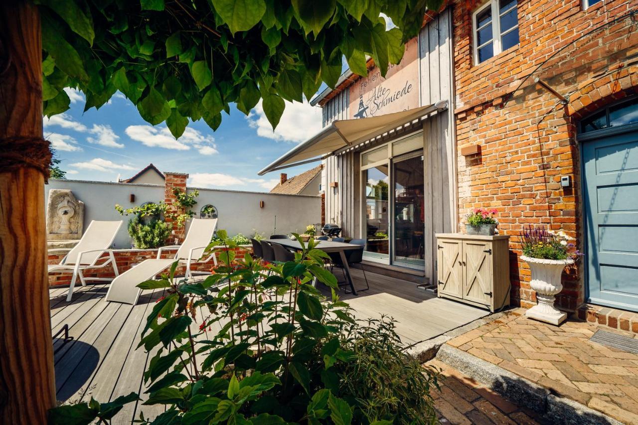 Alte Schmiede Mit Sauna, Pool Und Whirpool Im Aussenbereich Schoenstes Ferienhaus Der Lausitz Elsterheide Exterior photo