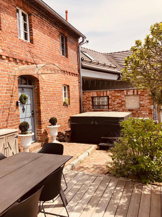Alte Schmiede Mit Sauna, Pool Und Whirpool Im Aussenbereich Schoenstes Ferienhaus Der Lausitz Elsterheide Exterior photo
